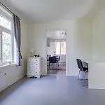 Explorer In